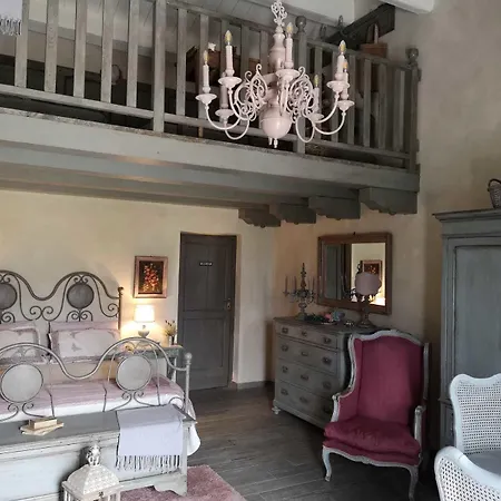 Col Di Piagge Couette-café 3*